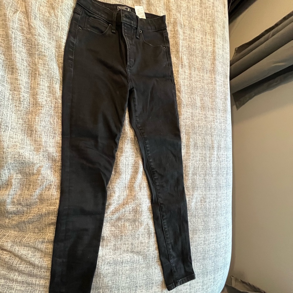 *SOLD* Abercrombie & Fitch Skinny Jean